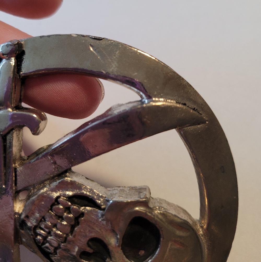 Pirate Skull and Crossed Swords Heavy Metal Buckle - Picture 5 of 5
